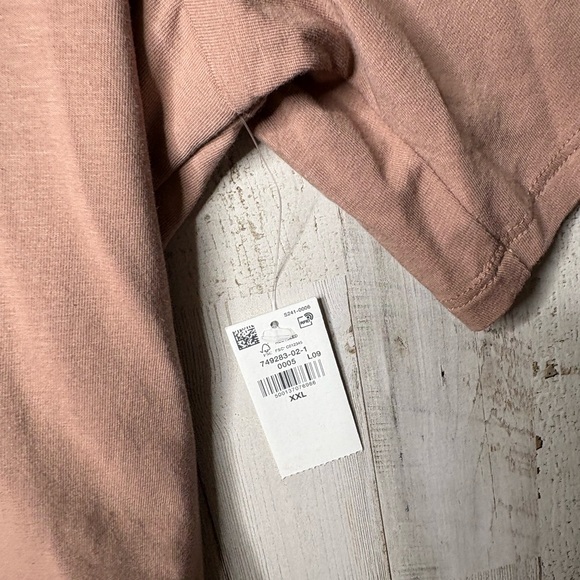 Old Navy Women's Brown Fitted Layer Elbow-Sleeve Scoop
Neck Top Size XXL NWT! - Picture 2 of 14